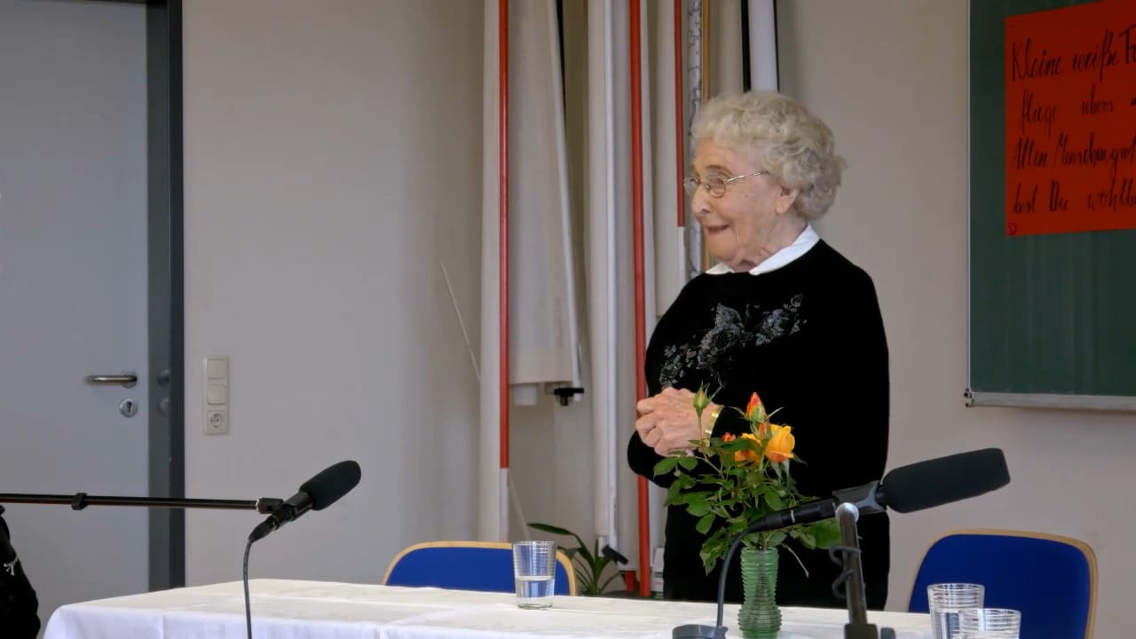 Zeitzeugengespräch mit Erika Schirmer in Mellinger Gymnasium